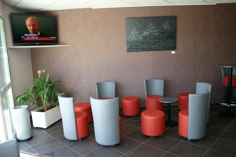 Brit Hotel Saint-Meen-Le-Grand En Broceliande Esterno foto