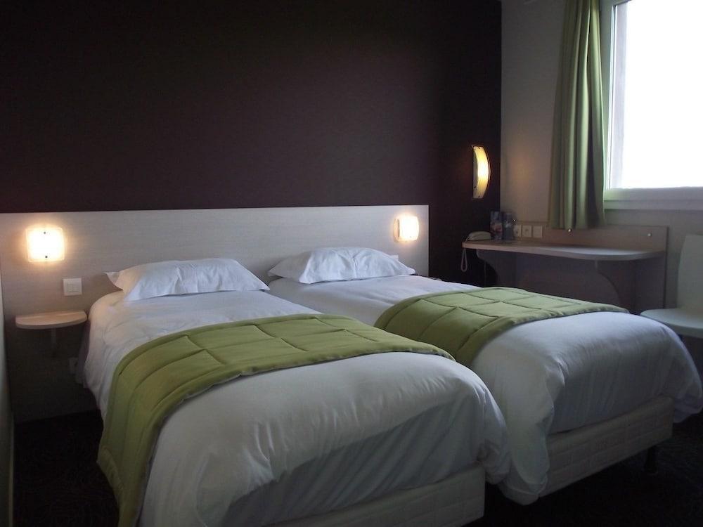 Brit Hotel Saint-Meen-Le-Grand En Broceliande Esterno foto