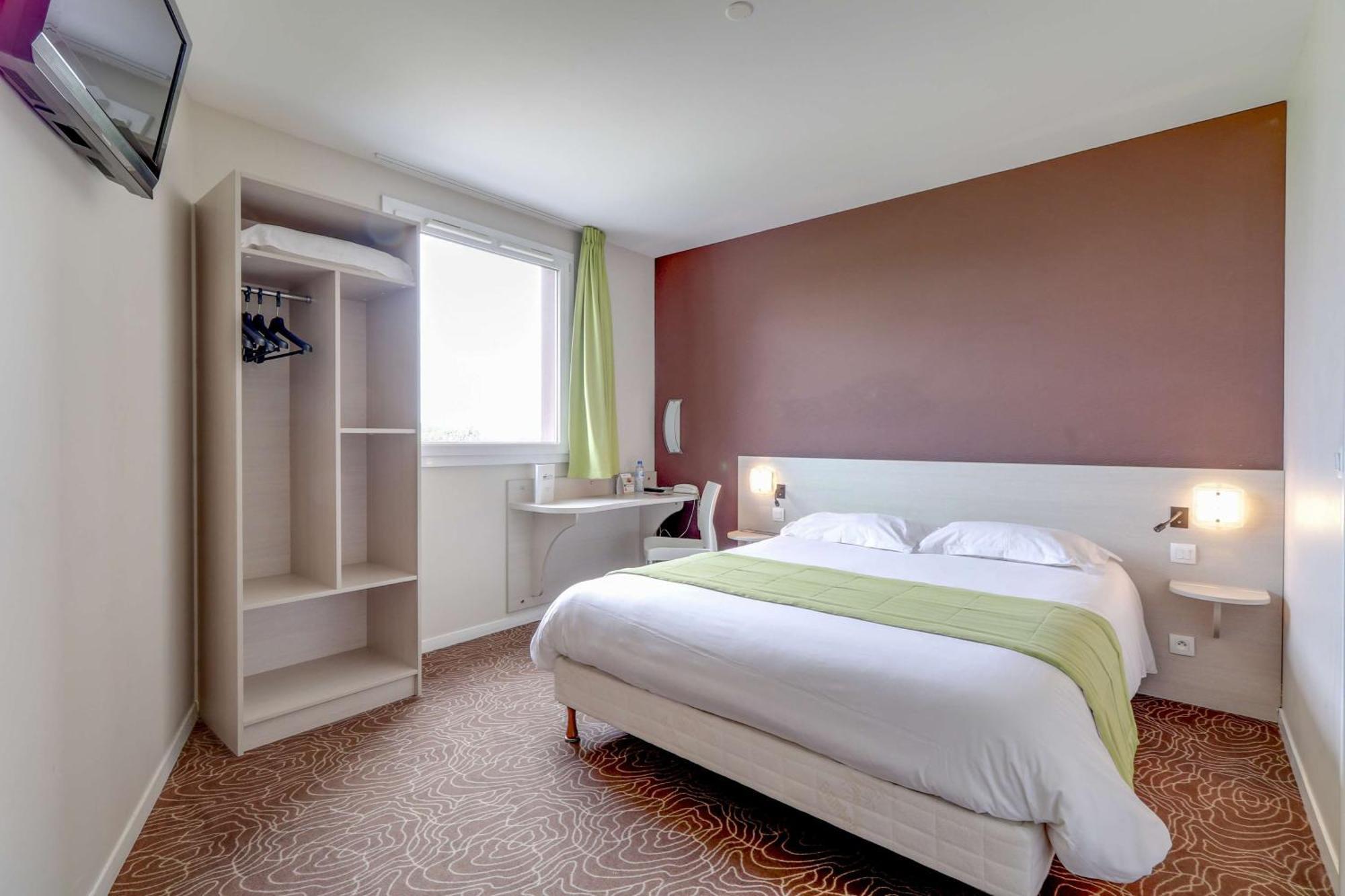 Brit Hotel Saint-Meen-Le-Grand En Broceliande Esterno foto
