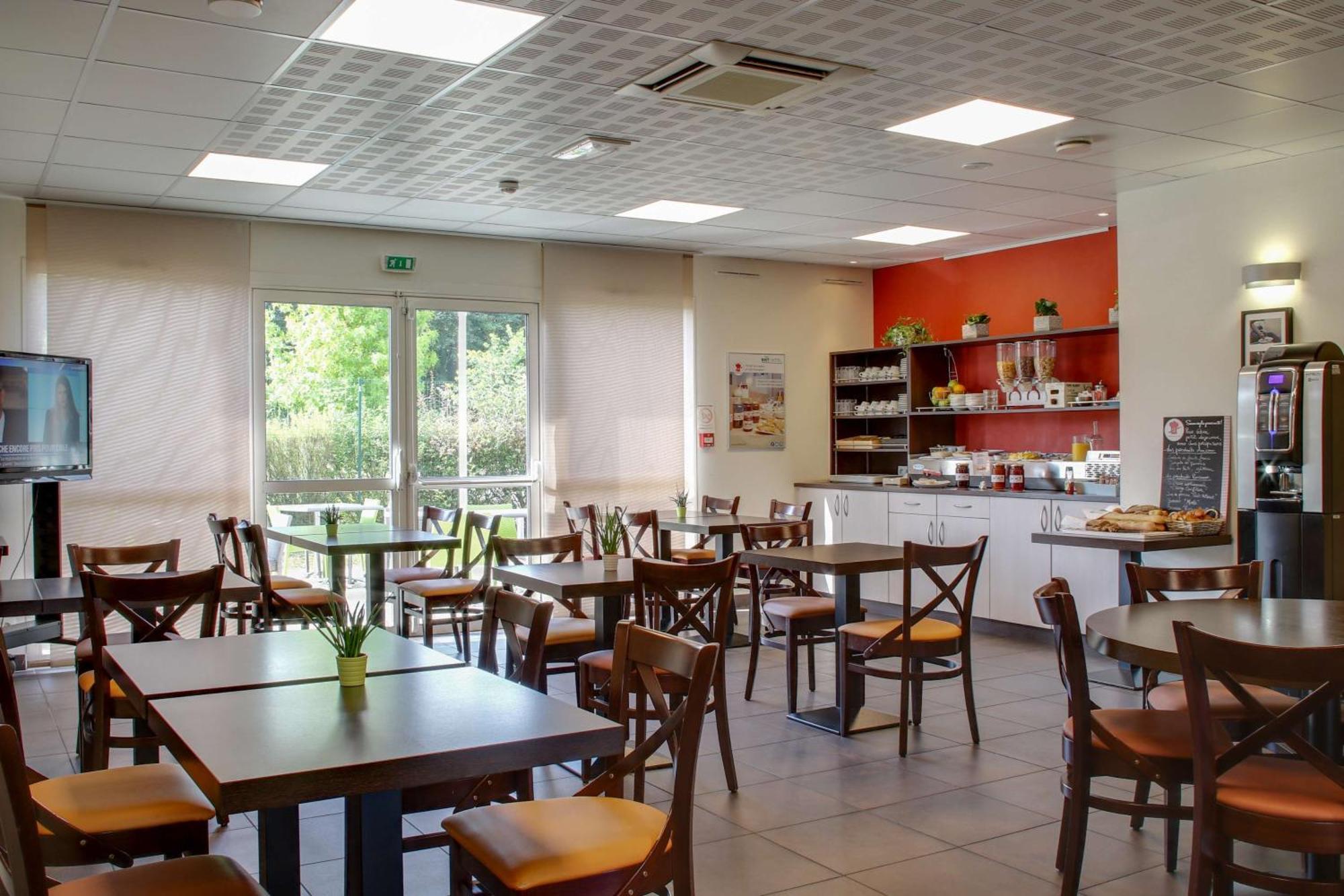 Brit Hotel Saint-Meen-Le-Grand En Broceliande Esterno foto