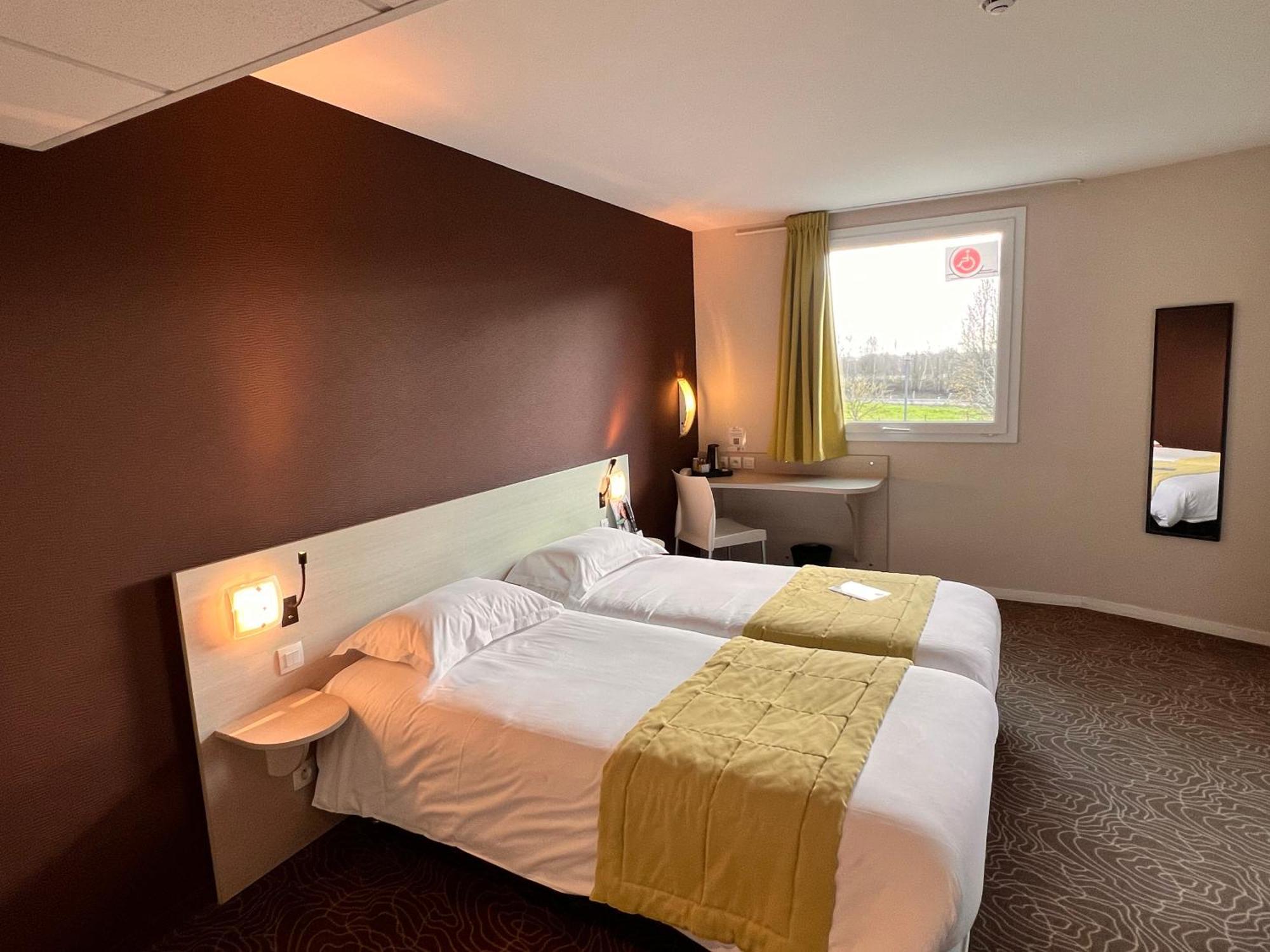 Brit Hotel Saint-Meen-Le-Grand En Broceliande Esterno foto