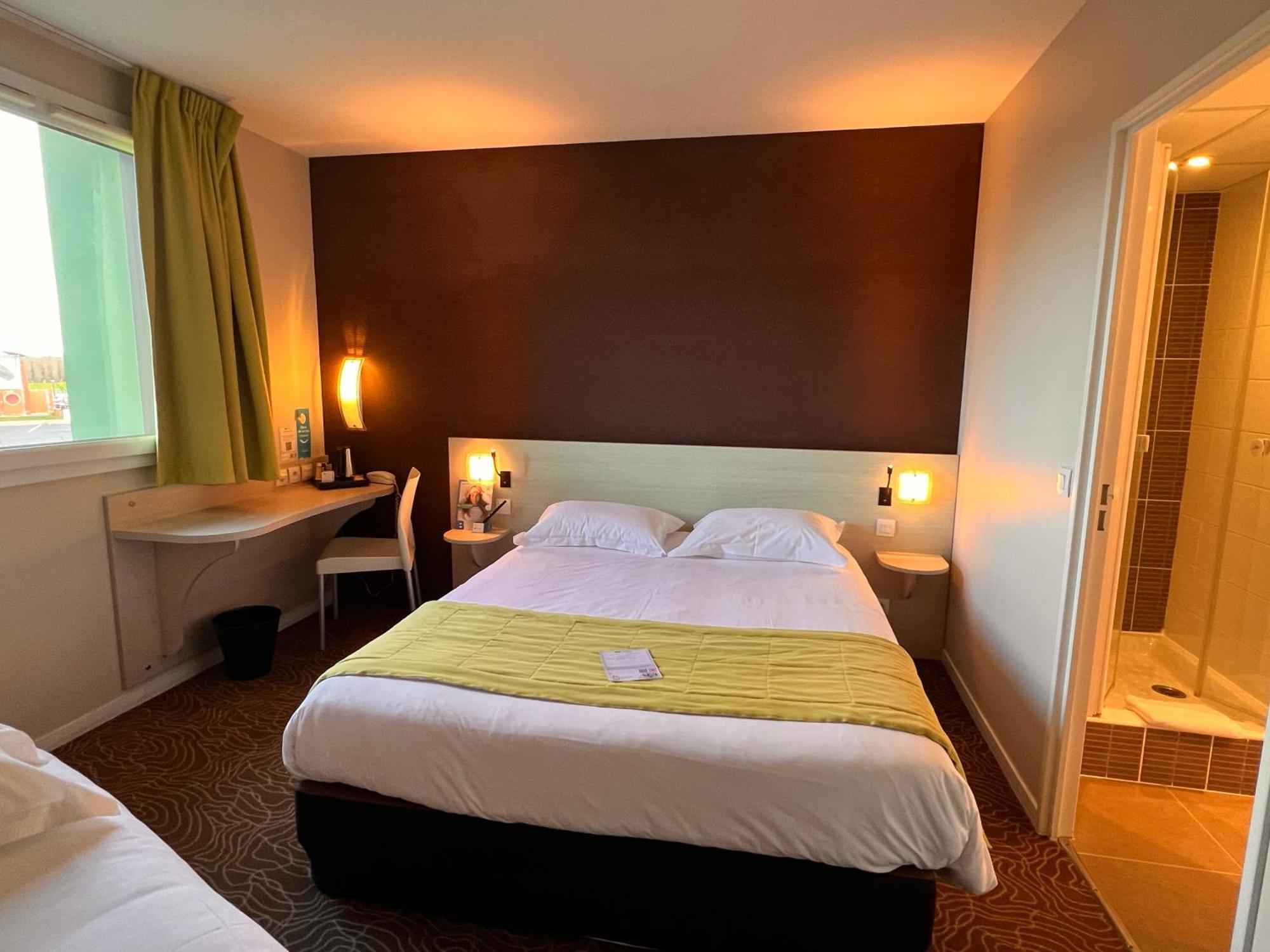 Brit Hotel Saint-Meen-Le-Grand En Broceliande Esterno foto